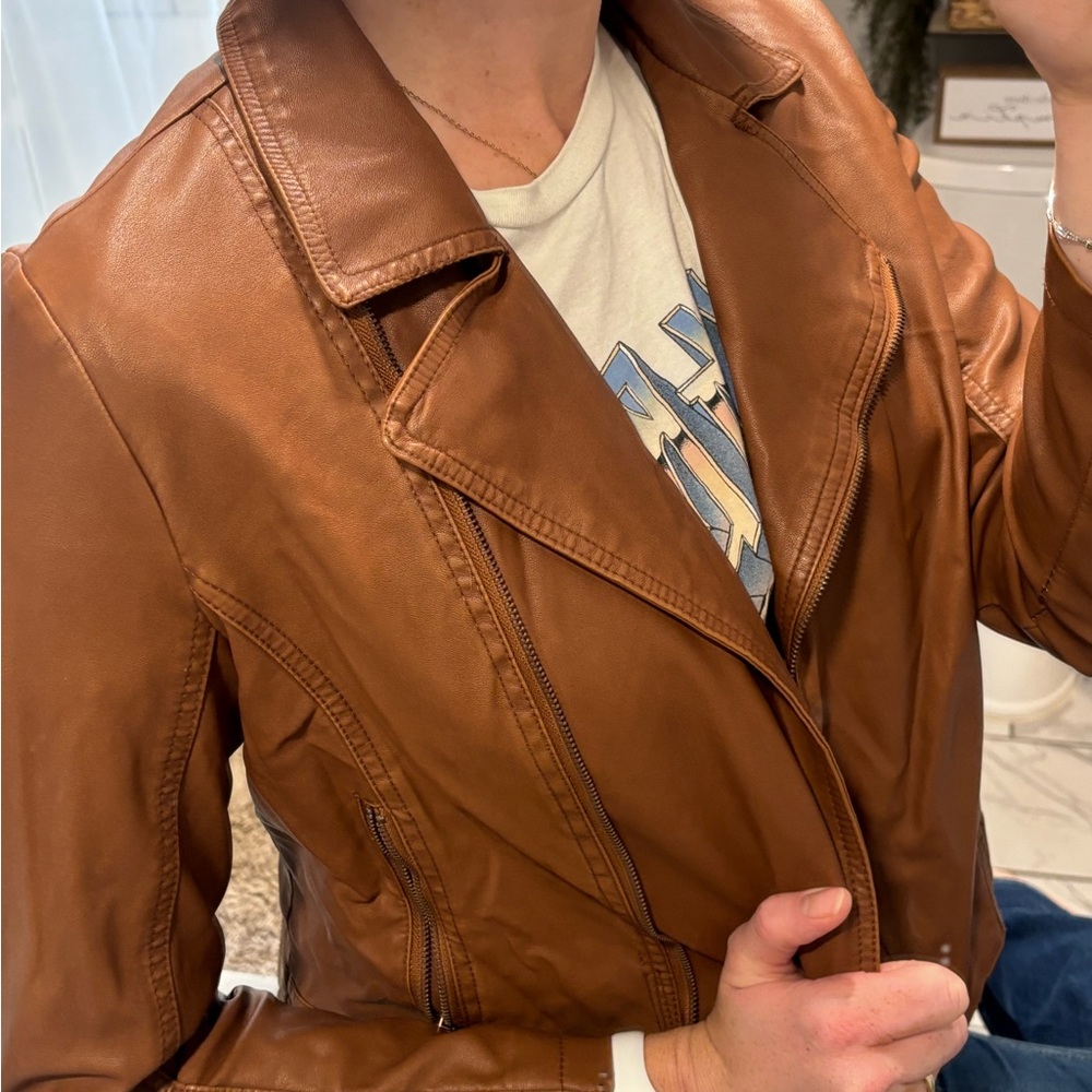 Universal Threads Leather Jacket - image 3